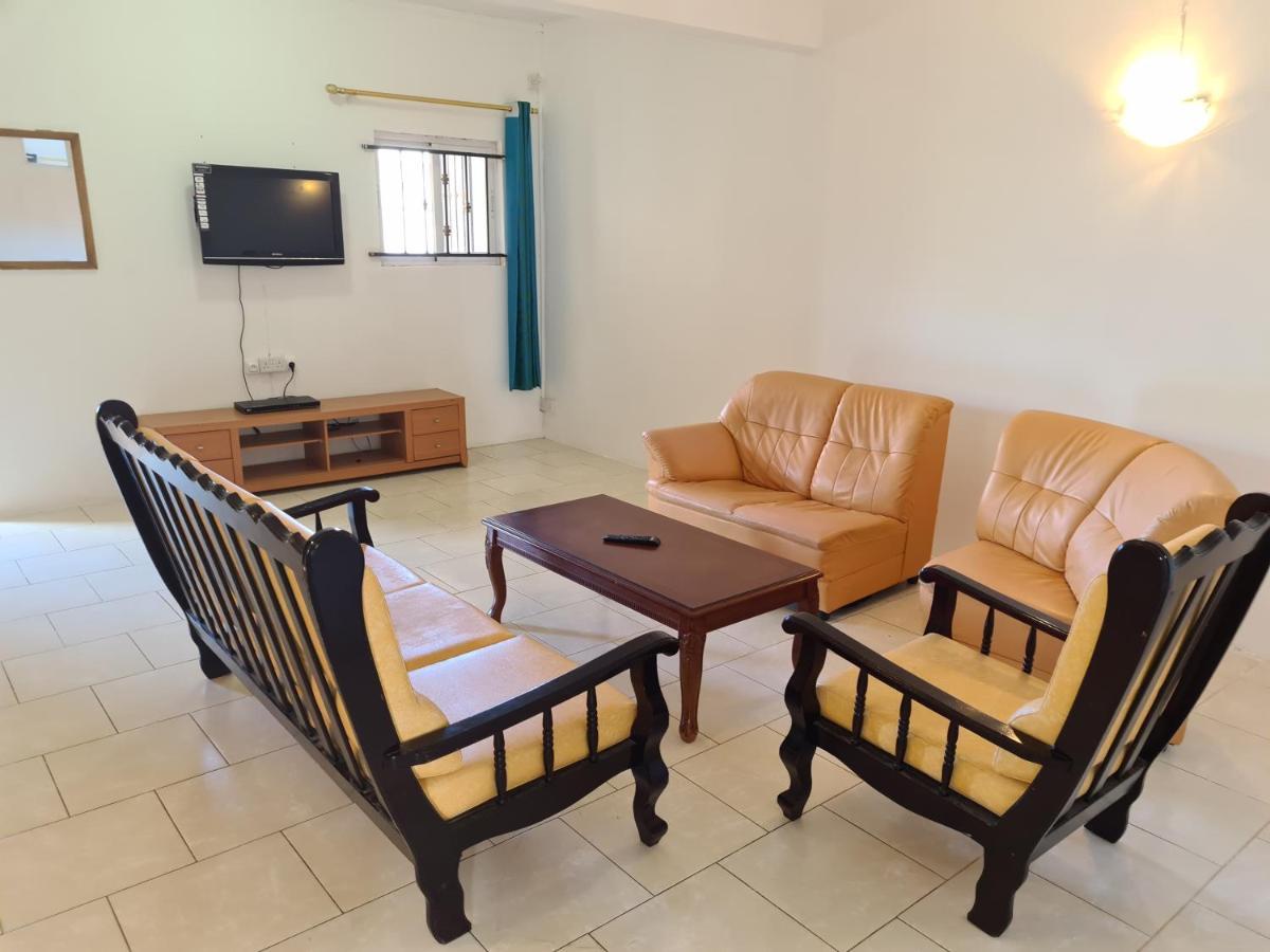 Oasis Tropical Aparthotel Pereybere Beach Exterior photo