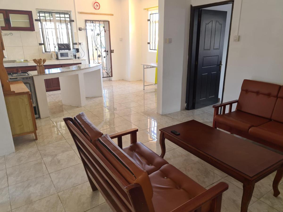 Oasis Tropical Aparthotel Pereybere Beach Exterior photo