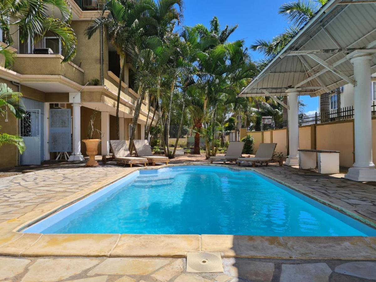 Oasis Tropical Aparthotel Pereybere Beach Exterior photo